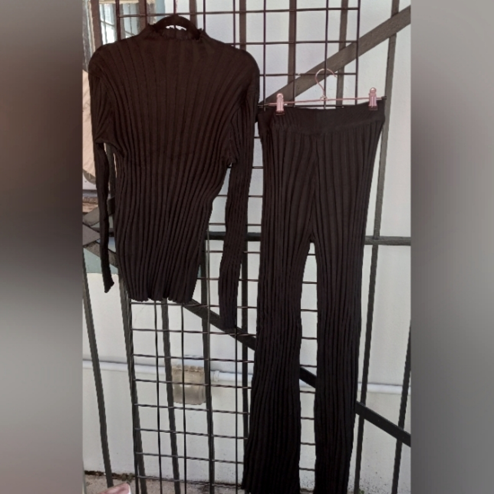 Black Ribbed warm and Comfy Pantsuit Cotton/spandex Very Stretchy, 28" Long, NWT